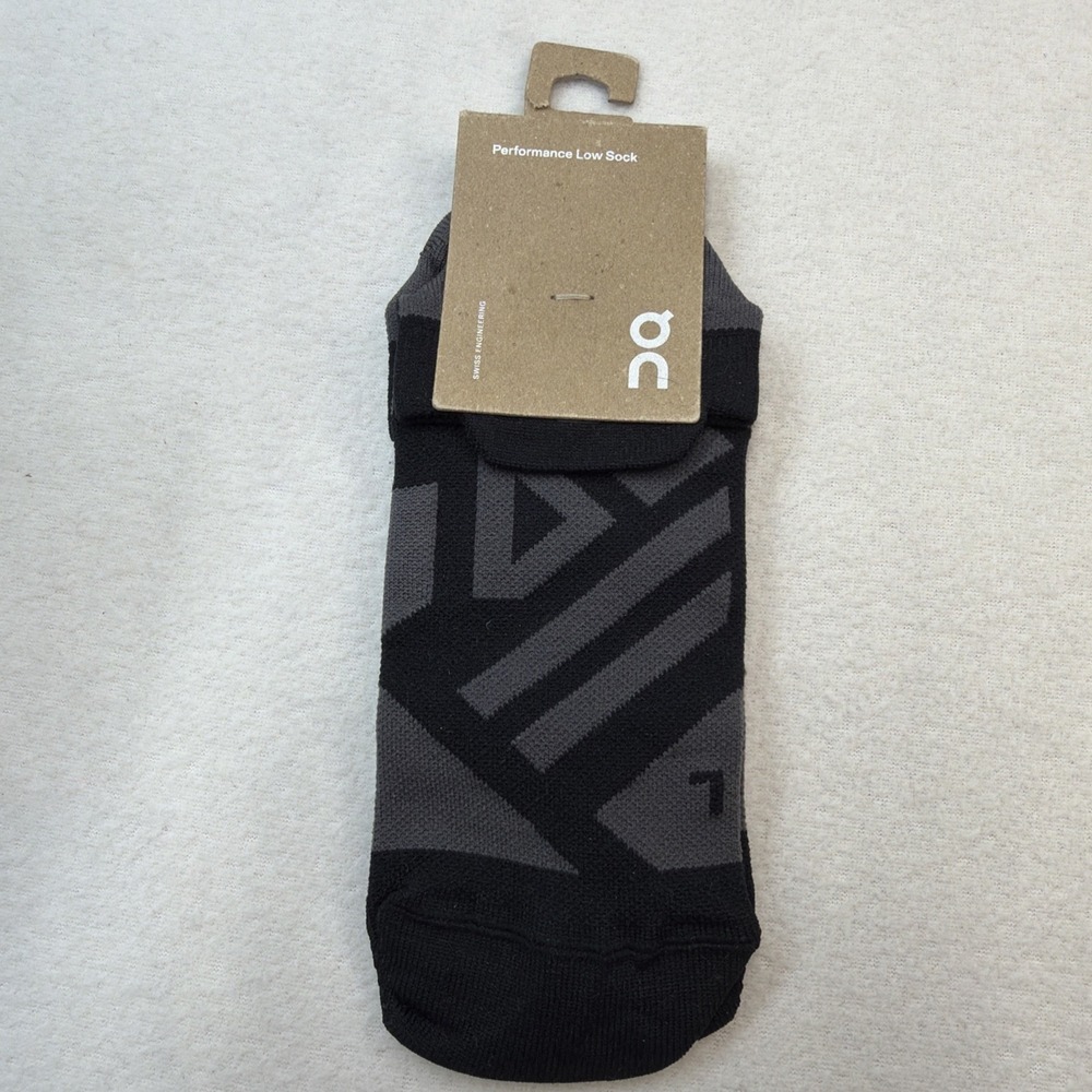 On Cloud Performance Low Sock Running Women's Small 7-8 Black Shadow Socks NWT